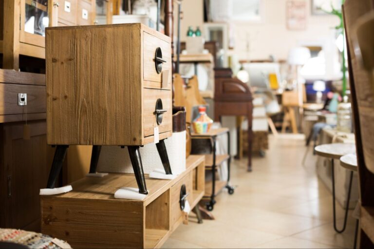 遺品整理の家具を処分する方法5選｜費用相場と安く済ませる方法も解説
