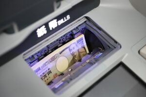 遺品整理で得た遺品をメルカリで売却して得たお金の税金について